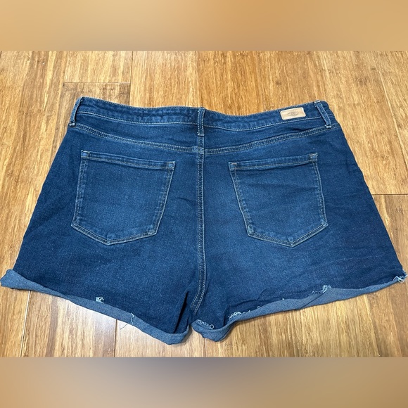 Deep blue Jean shorts - Picture 2 of 3